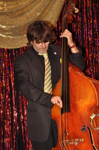 min 2010 11 13 fous swing 283